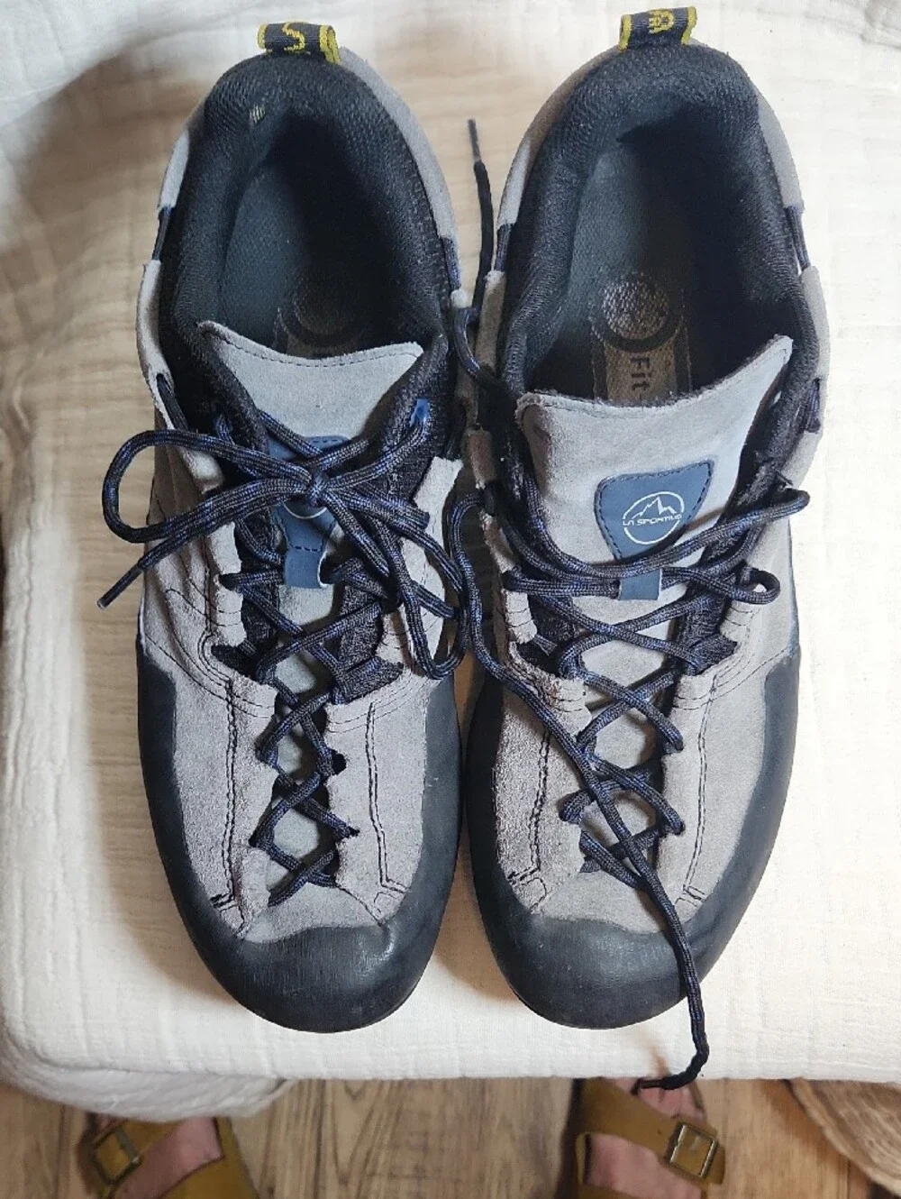 La Sportiva Men’s Gray and Black Approach Shoes